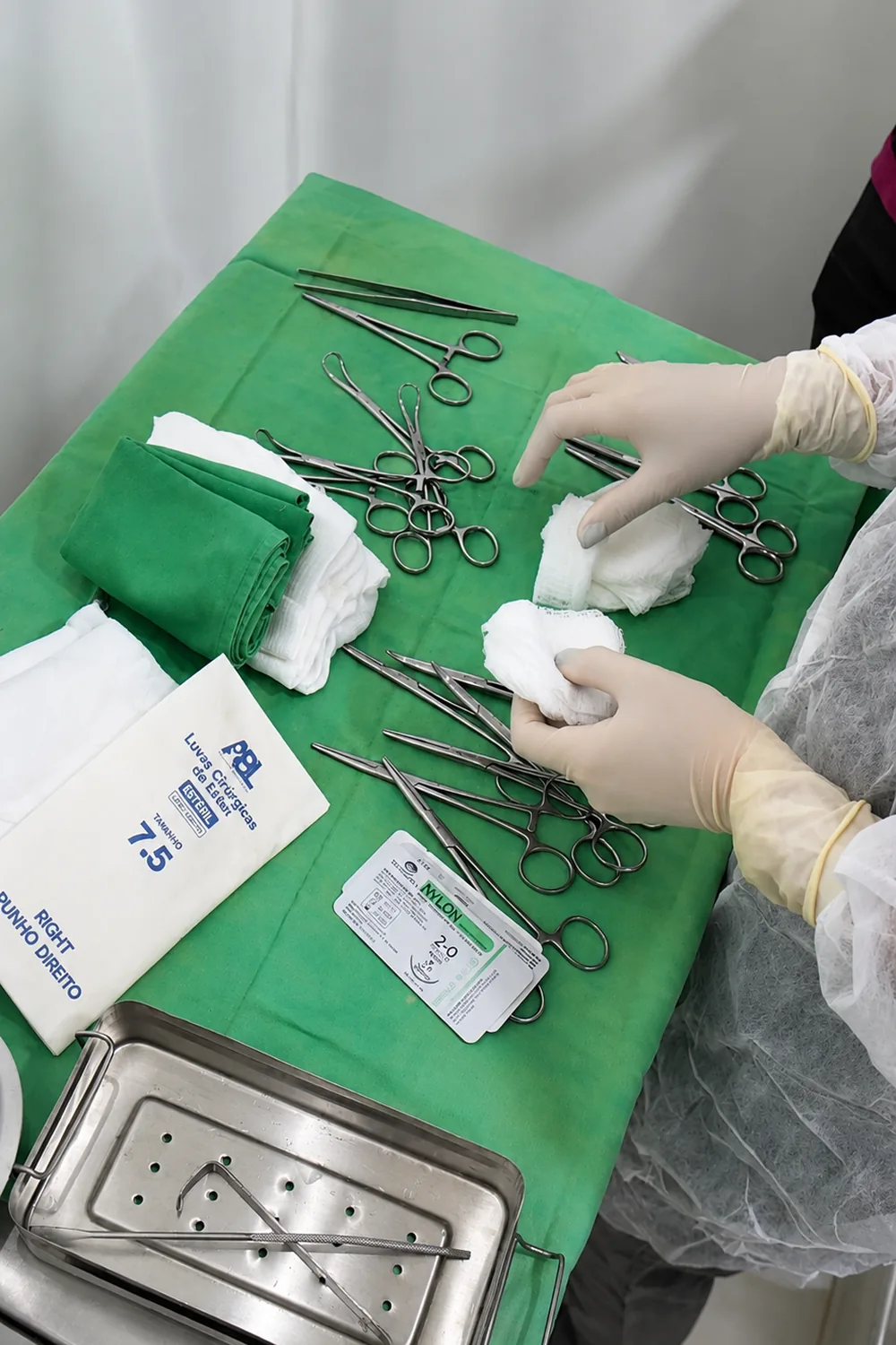 Instrumental cirúrgico esterilizado